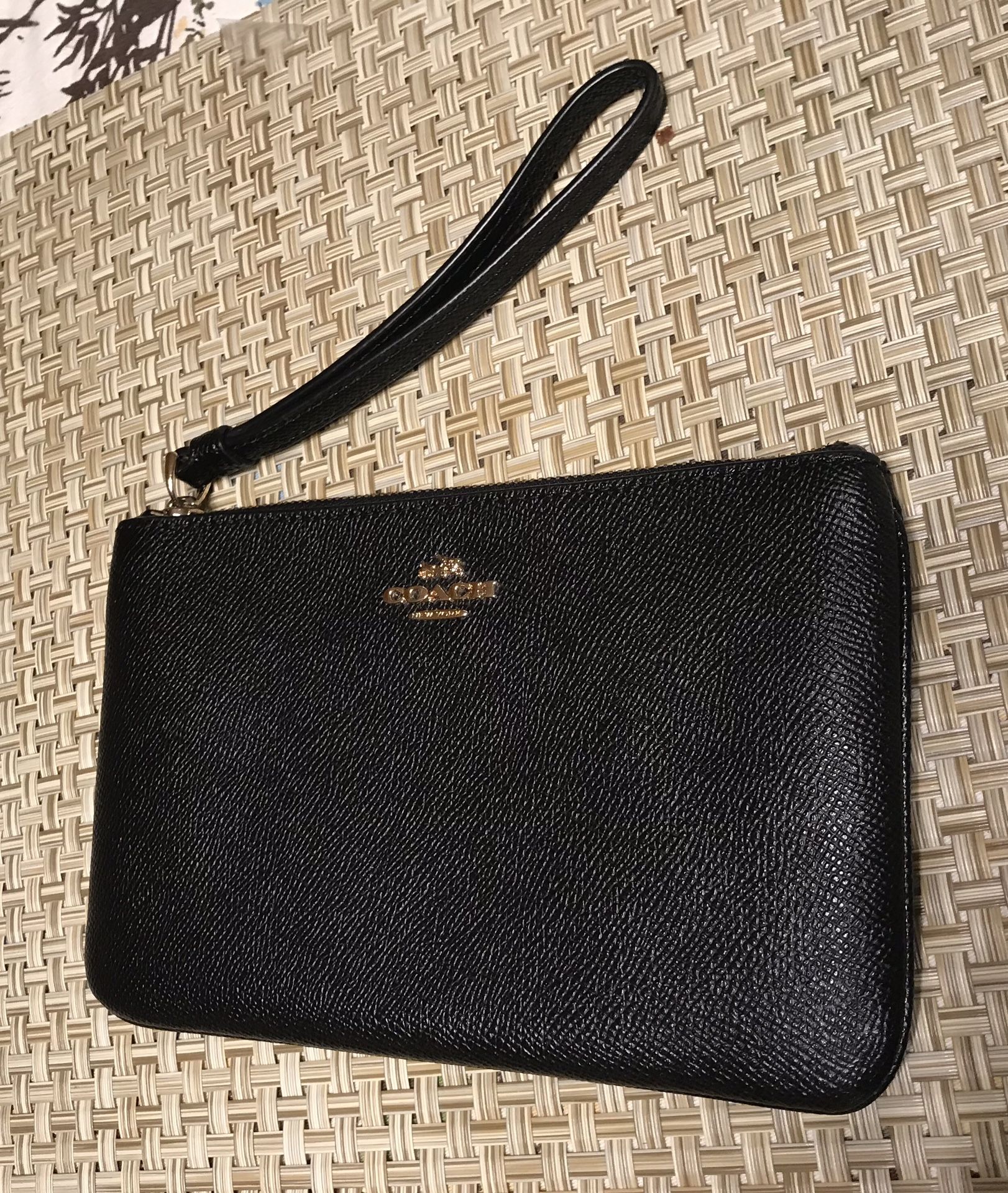 COACH large leather black Wristlet (check out my other items:)