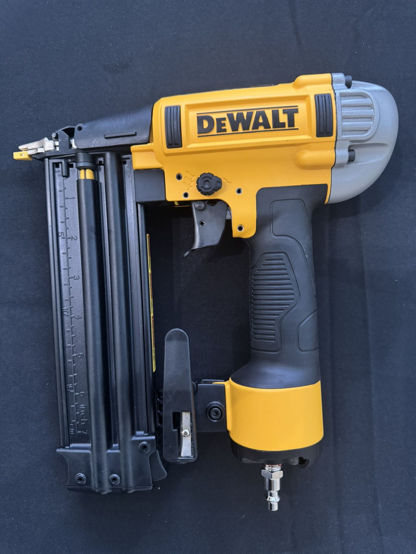 DEWALT 18-Gauge Pneumatic Brad Nailer