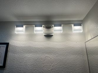 4 Light Bathroom Vanity. 