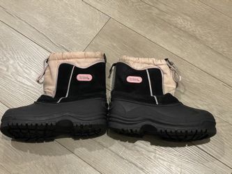 Kids Size 1 Snow Boots 