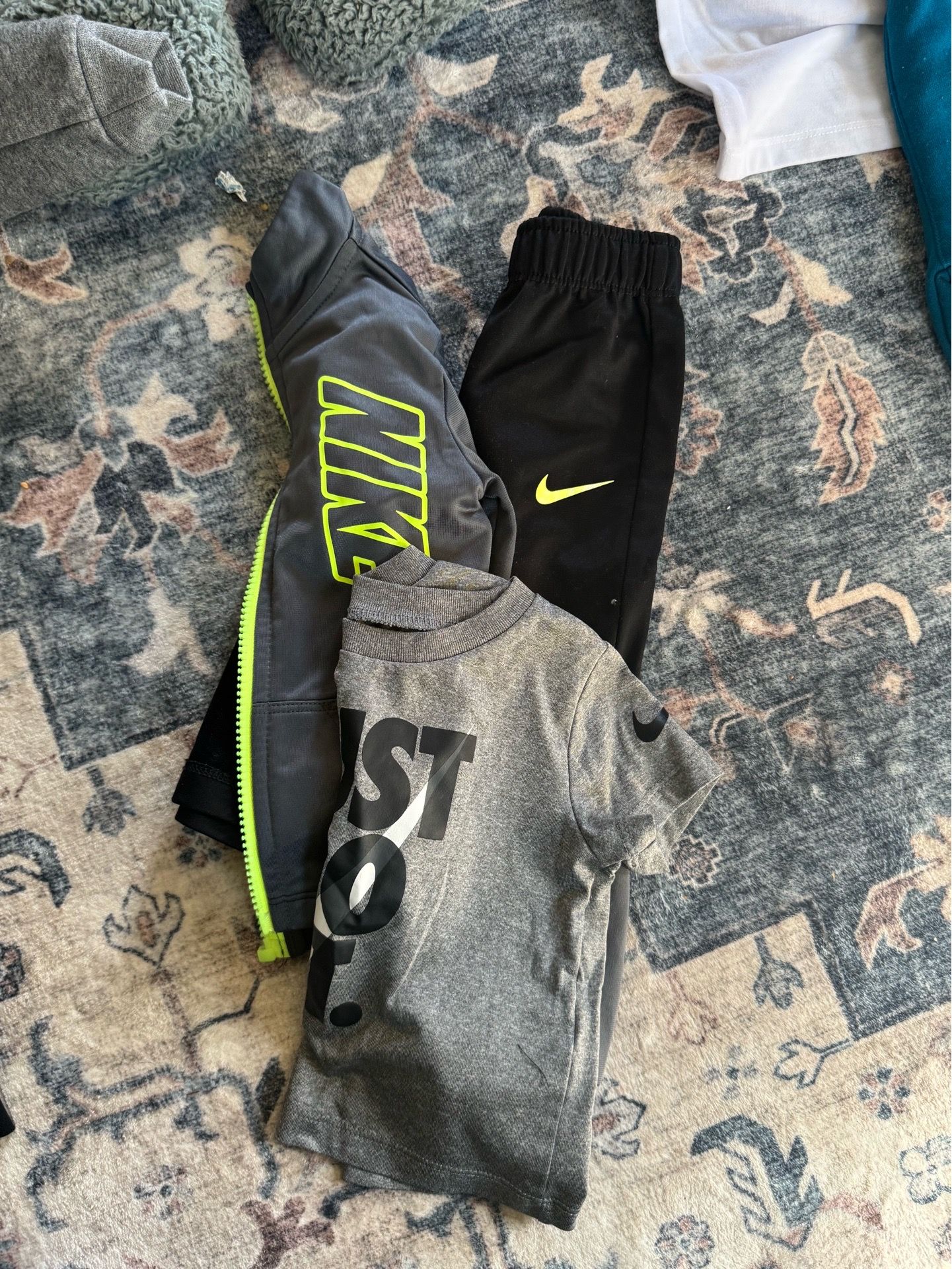 Nike outfits 12 months great condition