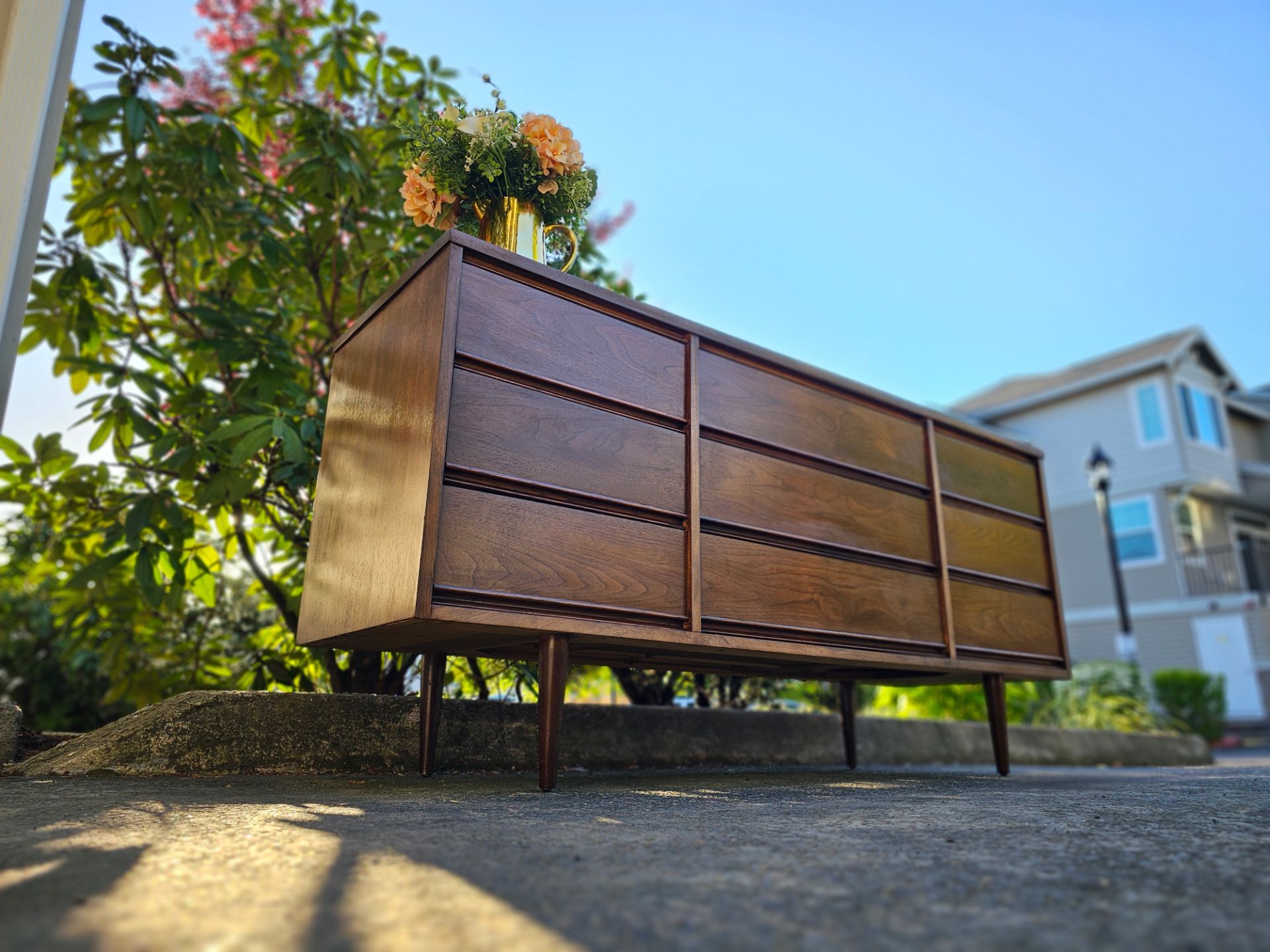 MARVELOUS Mid Century Modern Dresser 9 Drawers Brown