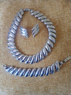 Monet Triple Plated Silver Jewelry Set