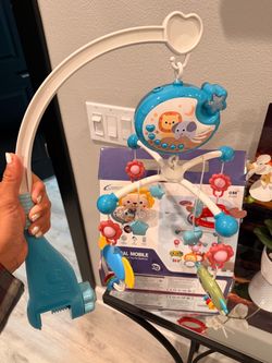 Baby crib toy