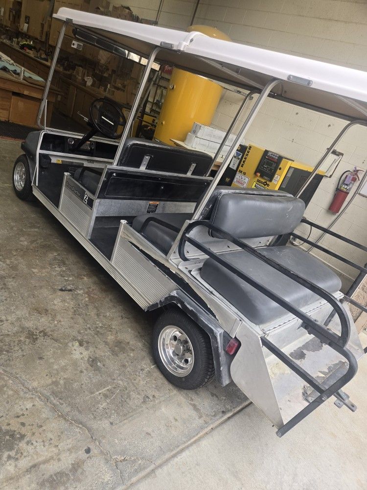 Gas 6 Passenger Golfcart