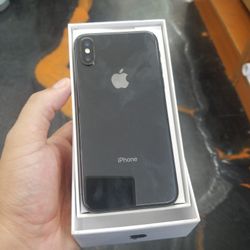 iPhone X FACTORY UNLOCK 64GB 