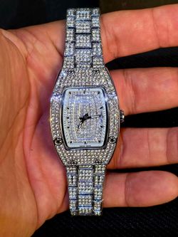 Hand Layed Crystal Unisex Watch