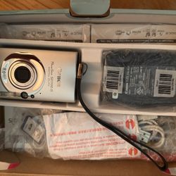 Canon Power Shot SD 1100 Digital ELPH Camera In Box 