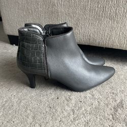 Brand New Grey Bootie Heels Size 8.5