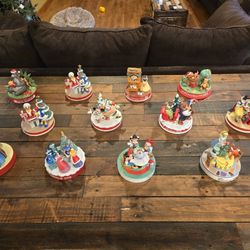 Disney Christmas Collection Ltd  - Cinderella, Beauty Beast, Mickey, Donald, Goofy, Snow White, Jungle Book