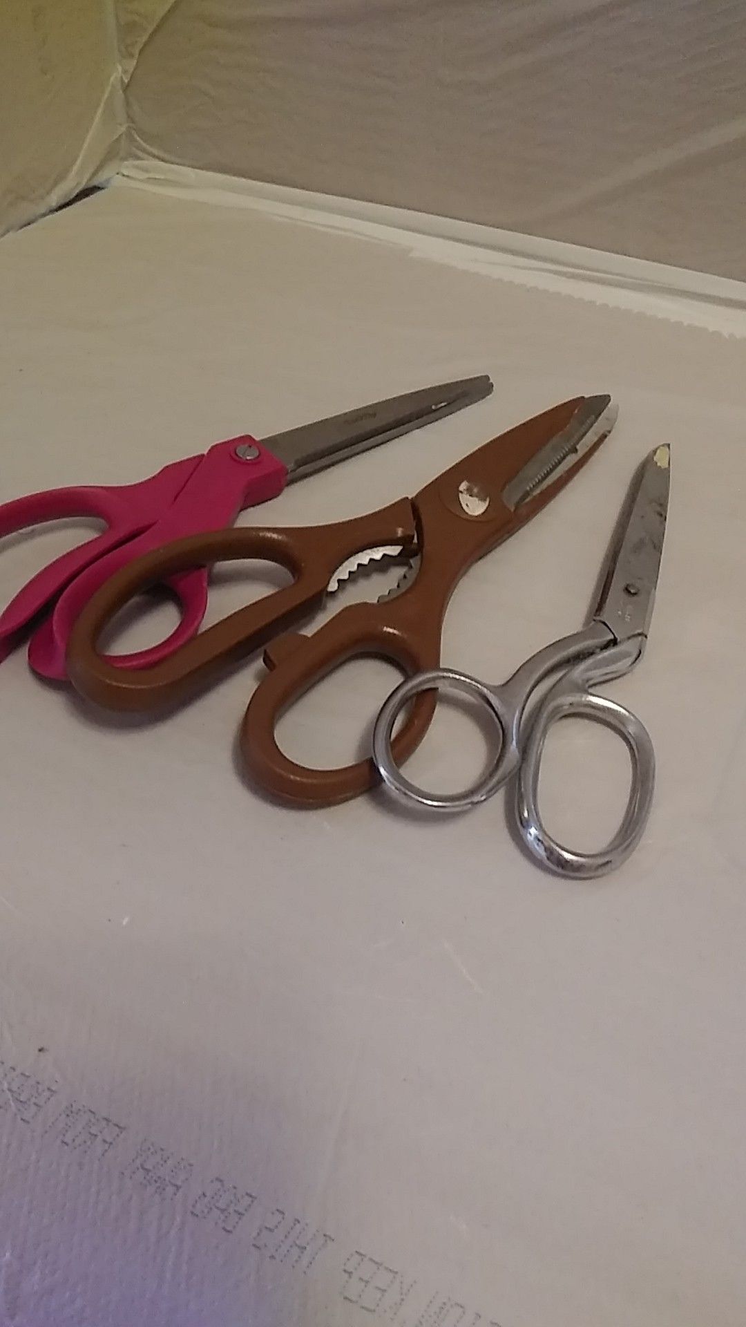 3 pairs of scissors