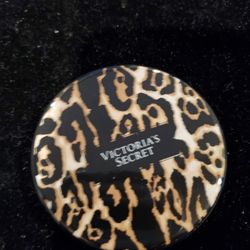New VS Compact Mirror
