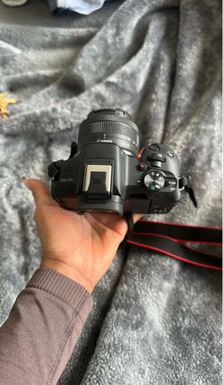 Canon EOS R50 Mirrorless Camera with 18-45mm Lens