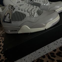 Jordan 4s