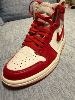 Jordan 1 high Varsity Red size 7.5 women’s