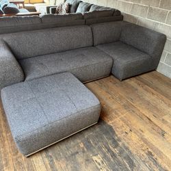Sectional Couch (WE DELIVER)