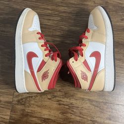 Jordan’s 1 Mids 