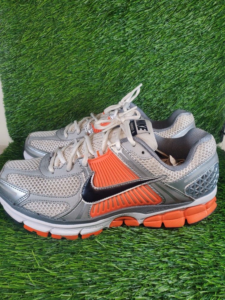 Size 8 - Nike Air Zoom Vomero 5 Platinum Tint Safety Orange