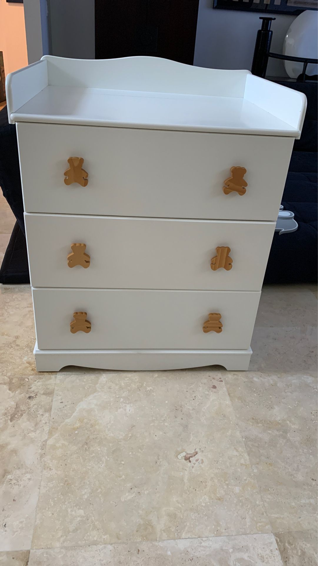 changing table / chest