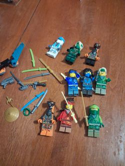 Lego minifigure lot Ninjago $45 pick up in Glendale very nice condition