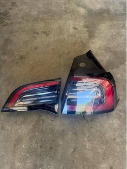 2024 Tesla model Y driver side tail light