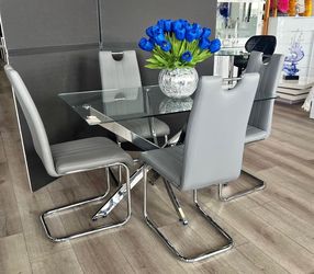 New 5pc dining set in box buy now pay later $39 down no credit needed