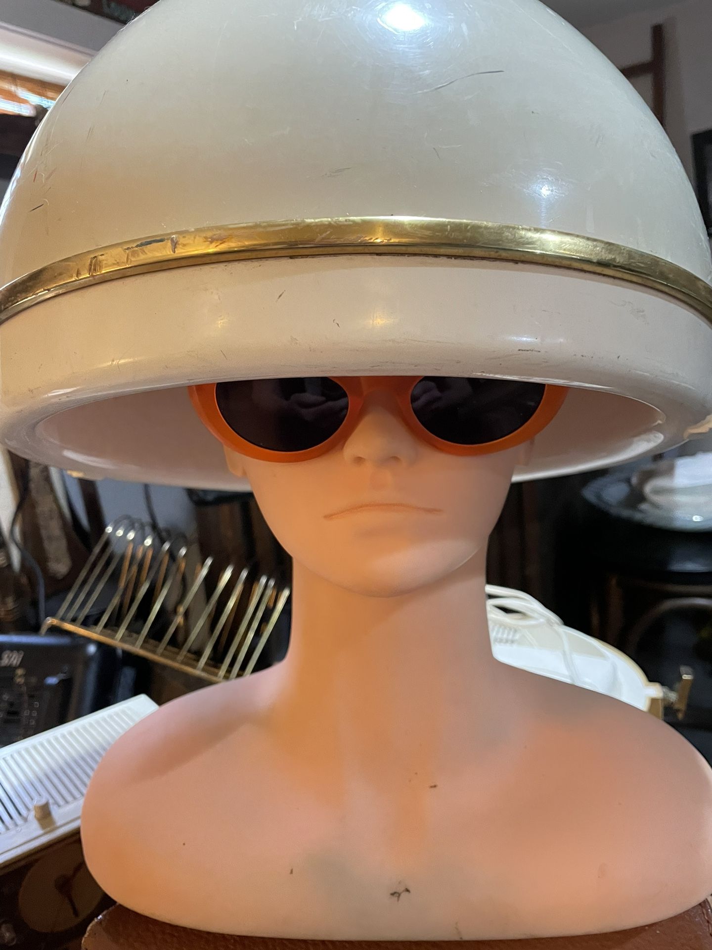 Lady Sunbeam Hands-free Portable Hairdryer