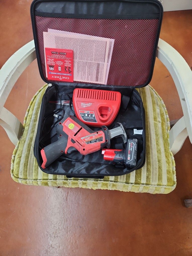 Milwaukee 2520-20 Cordless 12v Hackzall Reciprocating Saw With Battery And Charger