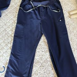 Figs Scrubs Navy Blue. Fabletics Scrub Top