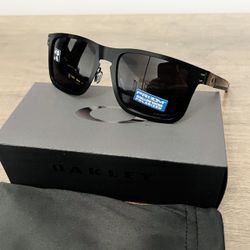 METAL NEW Polarized Oakley Holbrook With Original Packaging