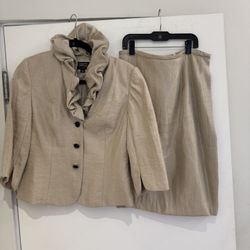 ADRIANNA PAPELL blazer and skirt set.Size 4. Champagne color. Excellent condition