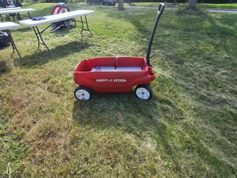Radio Flyer Red Plastic Kids Wagon