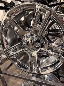 24s chrome Chevy 6lug Chevy Gm