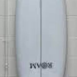Roam 6’2 “Chovy” swallowtail surfboard