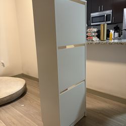White Shoe rack