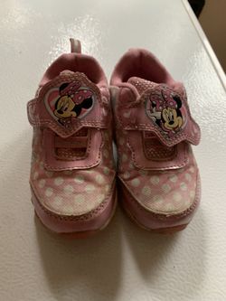 Size 7 Light Up Minnie Mouse Shoes 