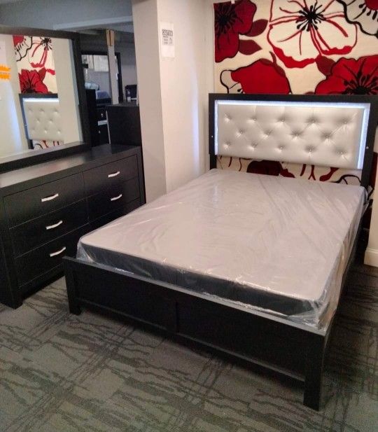 Brand New// Jaylen Black LED Panel Bedroom Set// Bed,dresser, Mirror, Night Stand//Mattress Sold Separately, Financing Options