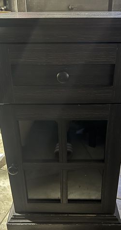 End Table With Outlet TAKING OFFERS. NEED TO GET RID OF ASAP