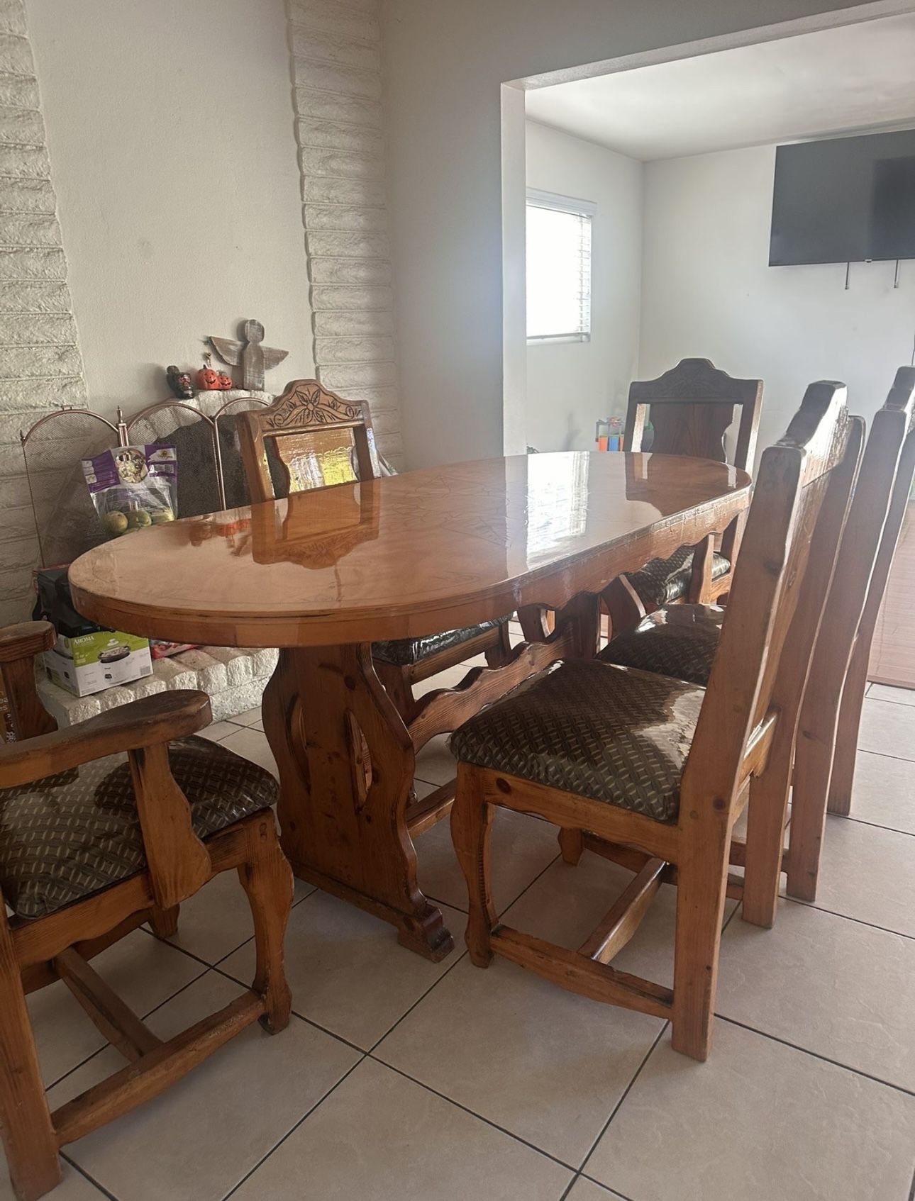 Dining room Table