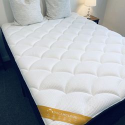 DreamCloud Premier Rest Full, Memory Foam, Like New, Excellent Condition, **Authentic Badge**, Same Day Delivery Available, 7 Days a Week  