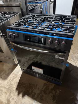 Black Stainless Steel Gas Range with 5 Burners