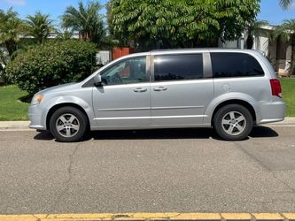 2012 Grand Caravan SE LOW MILES