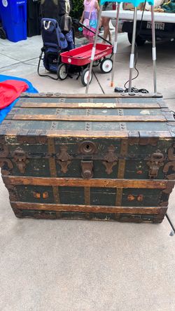 vintage travel treasure chest