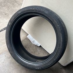 215/45R18 Tire