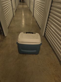Igloo cooler