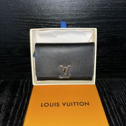 Louis Vuitton LV Capucines Compact Wallet – Black / Pink Interior (Like New)