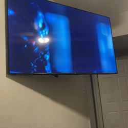 65” TCL 4k Uhd Hdr Smart TV W/ Roku TV