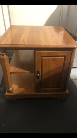 Solid Oak End Table 