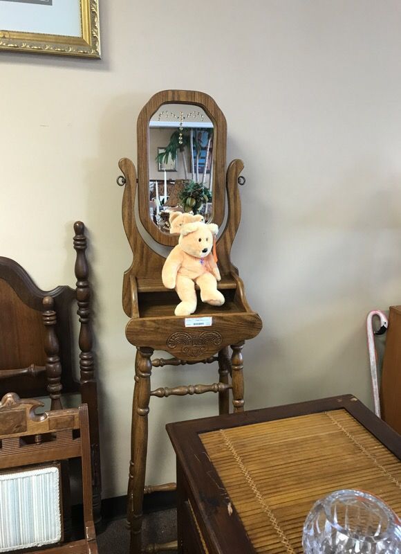 Pulaski Shaving Stand
