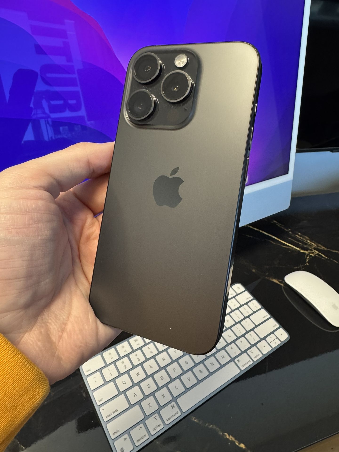 Apple iPhone 15 Pro 128GB Unlocked to any carrier!